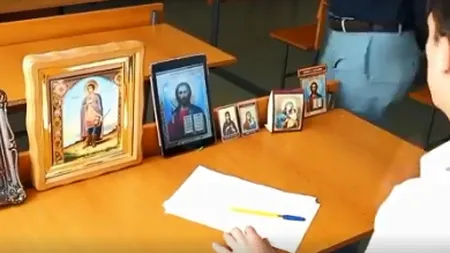 Metoda eficientă a unui elev de a copia la examen. Niciun profesor nu se va prinde VIDEO