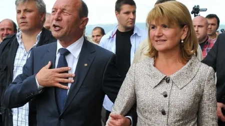 Maria Băsescu s-a angajat la 65 de ani, după ce a fost casnică peste trei decenii. Cât câştigă soţia fostului preşedinte