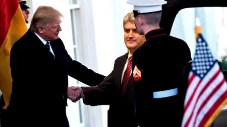 Gabriel Oprea, ţinta ironiilor pe Facebook după apariţia pozei trucate cu Obama VIDEO