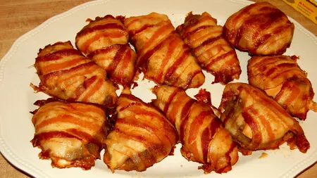 REŢETE DE WEEKEND: Piept de pui împănat cu bacon