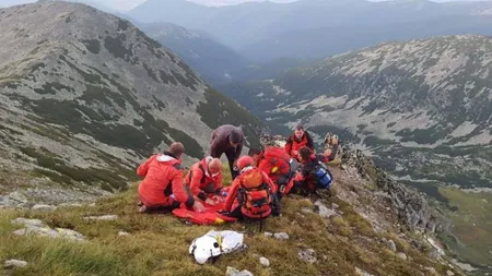 Acţiune de salvare a unui turist ceh, rănit în Masivul Retezat