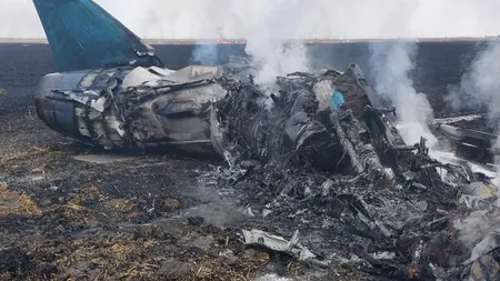 Un MiG-21 Lancer s-a prăbuşit în timpul unui show aviatic la Baza Aeriană Borcea. Pilotul a murit UPDATE