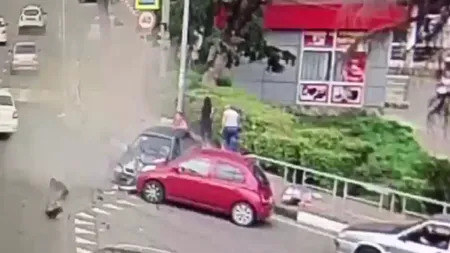 Panică la CM 2018: Un mort şi mai mulţi răniţi după ce o maşină a intrat în mulţime VIDEO