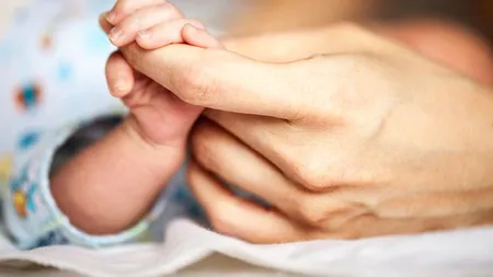 O vedetă uriaşă a născut în secret. Ce nume ciudat i-a pus copilului