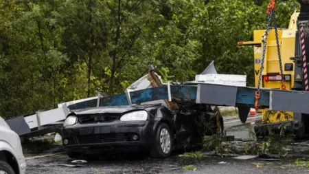 Opt oameni judecaţi pentru poarta dărâmată în Timişoara. În urma tragediei a murit un tânăr