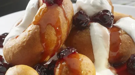PAPANAŞI. Cum se fac papanaşii, cea mai simplă şi mai delicioasă reţetă