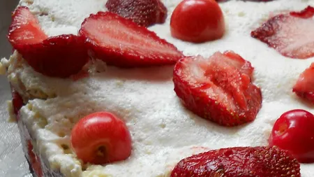 Desert de sezon: Tiramisu cu căpşuni