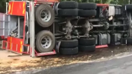 O maşină a ISU Suceava s-a răsturnat în timp ce se deplasa să stingă un incendiu
