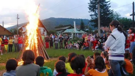 Copilul pleacă în tabăra. Ce-i pui în bagaje?