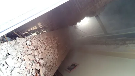 Tavan PRĂBUŞIT într-un MALL. Un copil de un an a fost RĂNIT