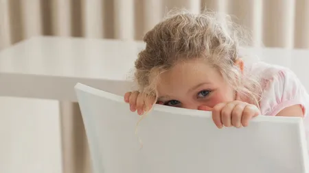 Cum apare timiditatea la copii