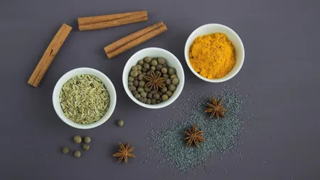 Combină turmeric cu piper negru! Rezultate UIMITOARE pentru sănătate!