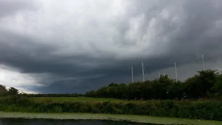 ALERTĂ METEO. Cod GALBEN de ploi, vijelii şi grindină