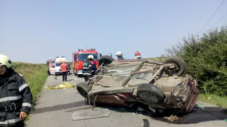 Accident grav în Timiş: Doi bărbaţi decedaţi şi un copil în comă la spital după ce o maşină s-a izbit violent de un cap de pod