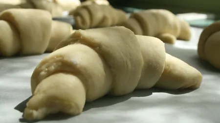 DESERTUL ZILEI: Cornuleţe delicioase