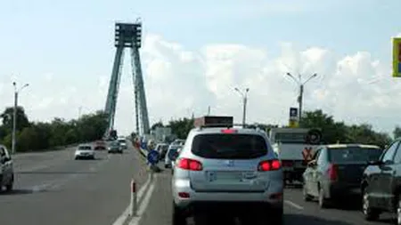 Aglomeraţie pe Valea Prahovei, pe Autostrada Soarelui la intrarea în Capitală şi în staţiunile de pe litoral