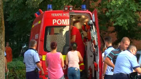 Explozie puternică într-un bloc din Piteşti. Un tânăr a suferit arsuri grave