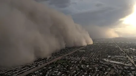 Furtună de nisip de mari proporţii în Phoenix, Arizona. Oamenii au crezut că vine Apocalipsa VIDEO