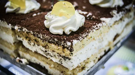 Prăjitură cu biscuiţi