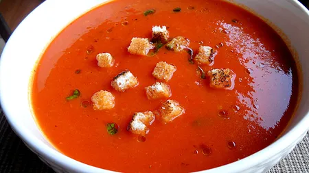 Supa de roşii cu crutoane
