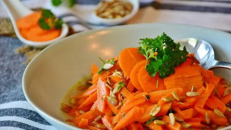 Sarbatori de iarna: Salata de telina