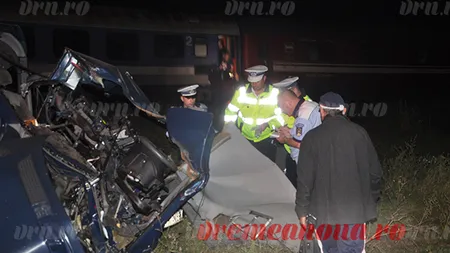 Microbuz cu pasageri lovit de tren. Mai multe persoane au fost transportate la spital
