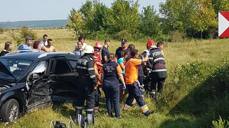 Accident grav în Gorj. Patru persoane, printre care şi un copil, au fost rănite