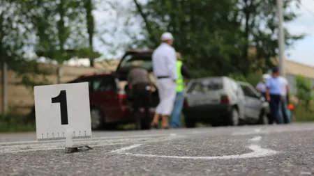 Accident mortal în Hunedoara. Un microbuz cu călători a lovit un autoturism