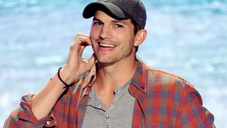 Ashton Kutcher a lovit cu maşina un tânăr pe scuter. Accidentul s-a produs din vina actorului