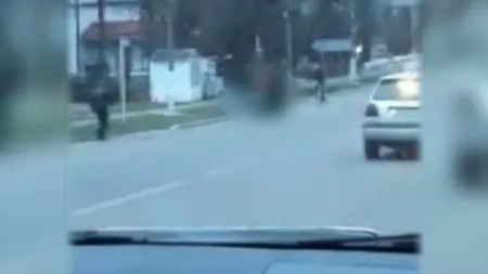 Asistentă medicală bătută cu pumnii şi picioarele de un grup de romi în fata Spitalului Judeţean din Timişoara