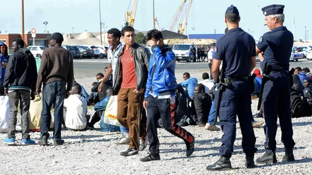 Franţa cere proceduri europene de expulzare a migranţilor ilegali