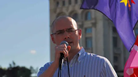 Florin Buhuceanu, Asociaţia Accept: Referendumul referitor la familie este utilizat de politicieni ca mijloc de diversiune
