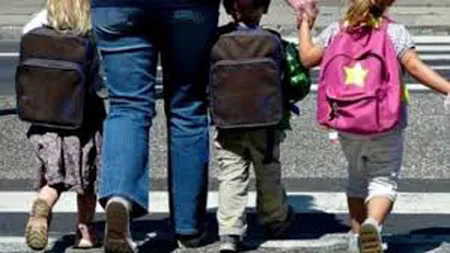 STRUCTURA AN SCOLAR 2018-2019: Prima zi de şcoală, liberă pentru părinţi? CALENDAR NOUL AN SCOLAR