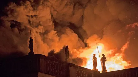Muzeul Naţional din Rio, distrus de un balon mic de hârtie, cu aer cald. Ministrul Culturii a anunţat posibila cauză a incendiului