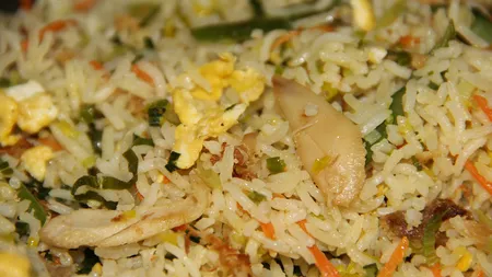 Pilaf cu carne şi ciuperci