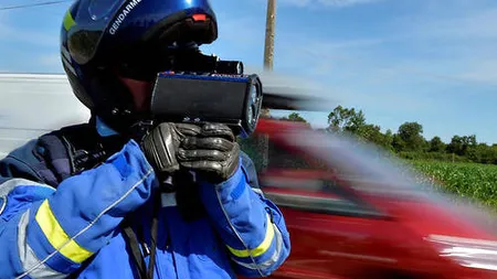 Un şofer a fost prins de radar cu peste 900 km pe oră. El a recunoscut că a depăşit limita de viteză