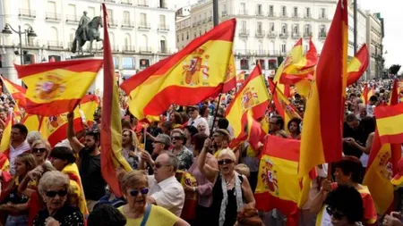 Manifestaţii la Barcelona pro şi contra independenţei Cataloniei