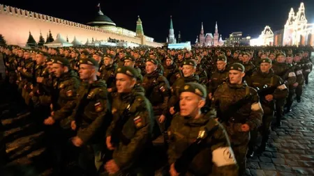 Rusia începe cel mai mare exerciţiu militar din istorie: 300.000 de militari vor simula o situaţie de luptă. Îngrijorări la NATO