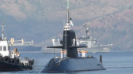 Un submarin japonez, pentru prima oară la exerciţii navale în Marea Chinei de Sud