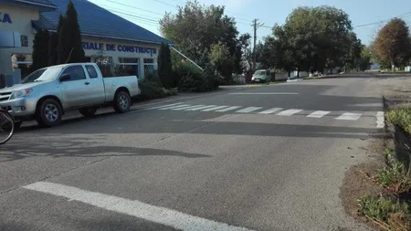 Un bărbat din Botoşani şi-a făcut propria trecere de pietoni, CU BIDINEAUA. Poliţiştii au deschis o anchetă penală