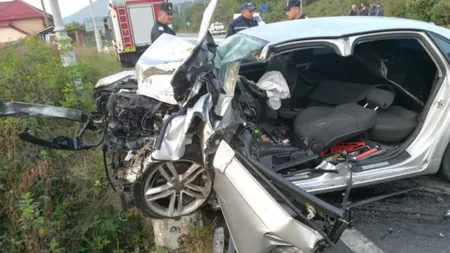 Accident GRAV la intrarea în Băile Herculane. O tânără de 33 de ani a murit pe loc