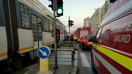Două tramvaie s-au ciocnit în București. Circulaţia a fost blocată pe linile 34 şi 10