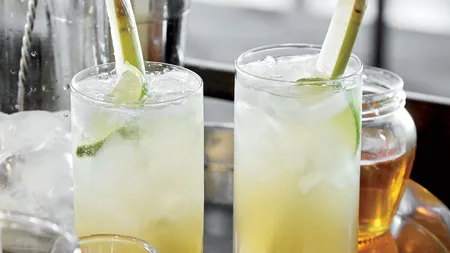 ŞASE cocktail-uri care ţin cancerul departe