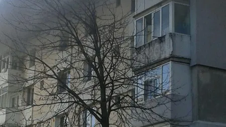Incendiu urmat de o explozie la un bloc din Neamţ. Patru persoane au fost rănite - UPDATE