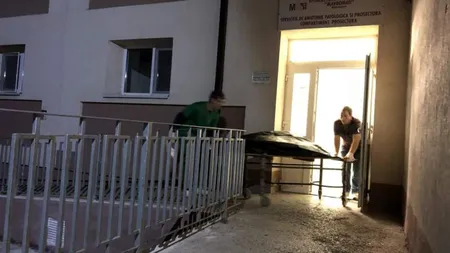 Caz şocant în Botoşani. Morţii sunt căraţi în saci, noaptea, cu duba, după ce frigiderele de la morga Spitalului Botoşani s-au defectat