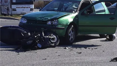 ACCIDENT grav în Dej. Un motociclist a fost rănit în urma impactului cu o maşină FOTO