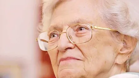 Draga Olteanu Matei împlineşte 85 de ani. 