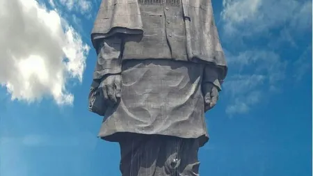 Cea mai înaltă statuie din lume a fost inaugurată. Are 182 de metri şi a costat aproape o jumătate de miliard de dolari FOTO