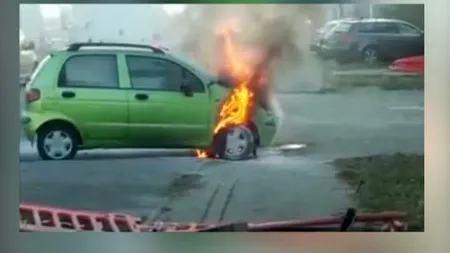 O maşină a luat foc în trafic, în Capitală