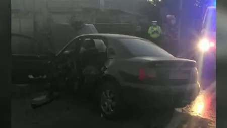 Grav accident în Tulcea. Un om a murit şi alţi doi sunt răniţi grav